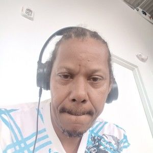 Meet your Posher, Derrick